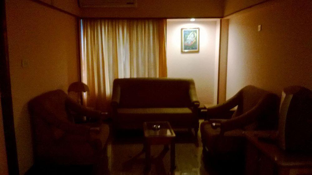 มยุรา เรซิเดนซี Hotel กูรูวาเยอร์ ภายนอก รูปภาพ