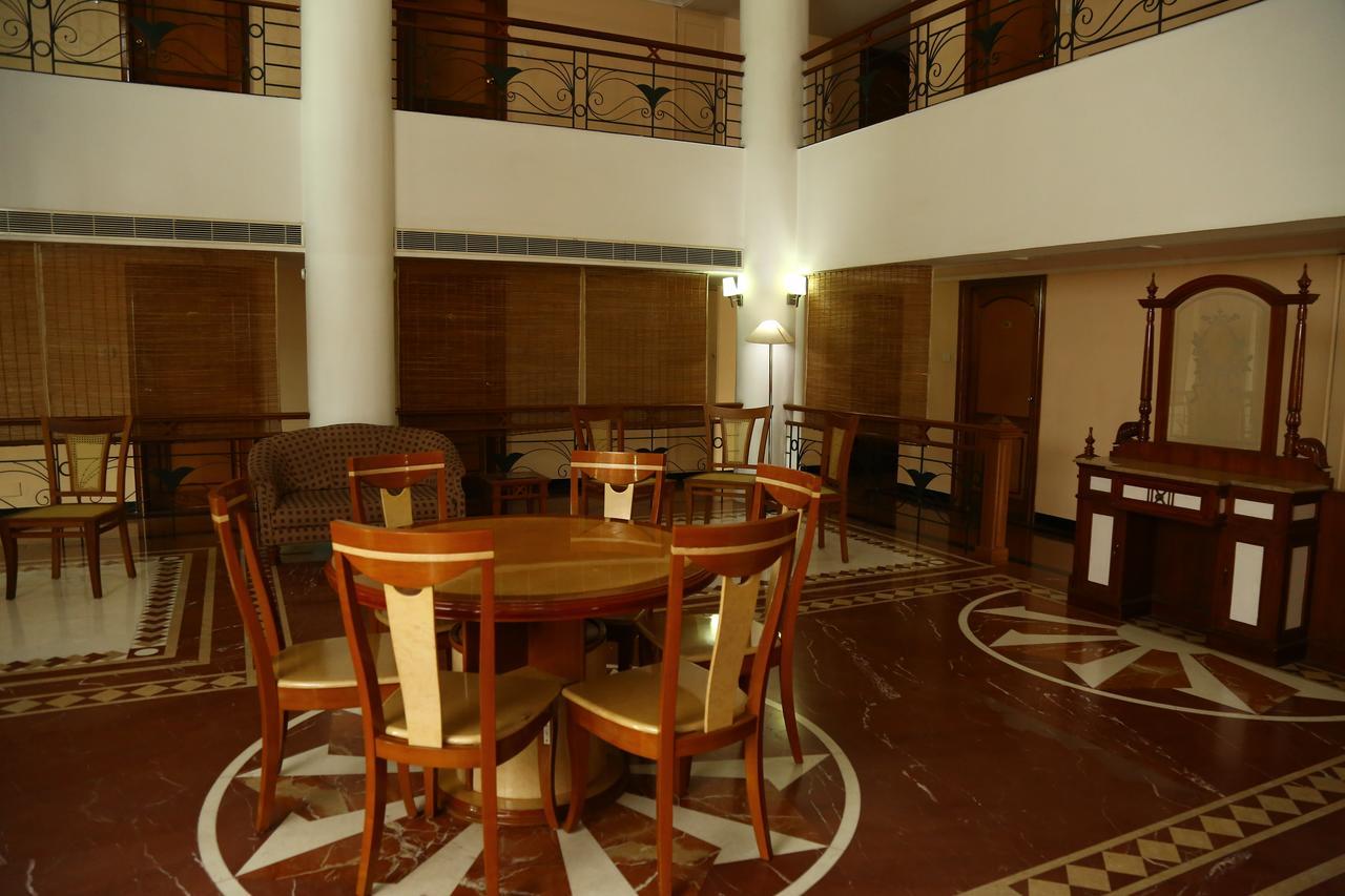 มยุรา เรซิเดนซี Hotel กูรูวาเยอร์ ภายนอก รูปภาพ